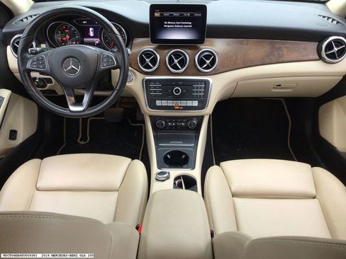 Used 2019 Mercedes-Benz GLA 250 SUV image 10