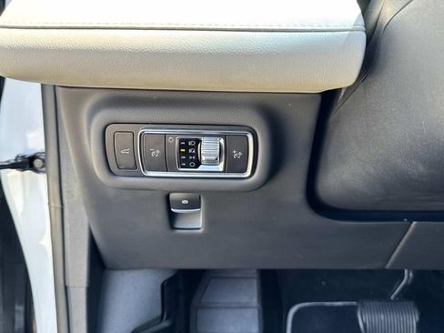 Used 2024 Lincoln Nautilus Reserve AWD/4WD image 32
