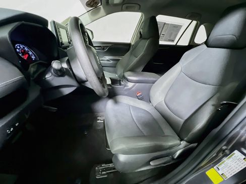 Used 2022 Toyota RAV4 LE FWD image 14