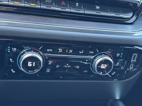 Used 2022 GMC Sierra 1500 SLT image 41