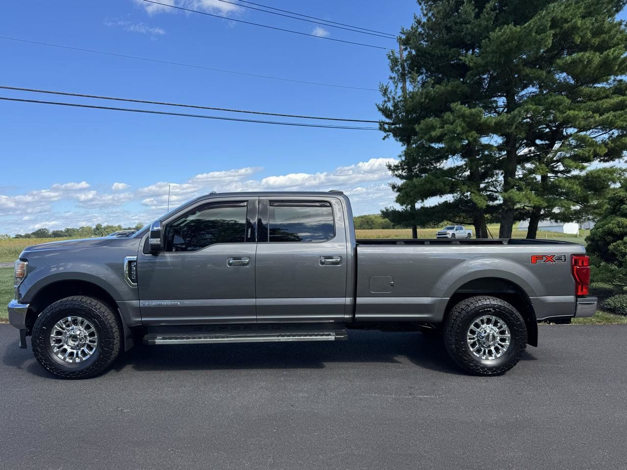Used 2022 Ford F350 Lariat w/ Lariat Ultimate Package AWD/4WD image 3