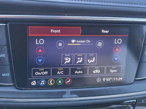 Used 2020 Buick Enclave Essence w/ Sound and Sites Package image 18