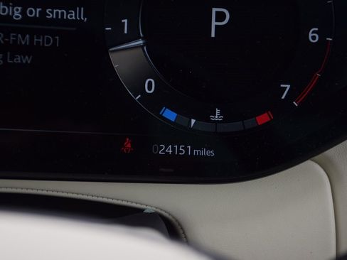 Used 2023 Land Rover Range Rover SE image 28