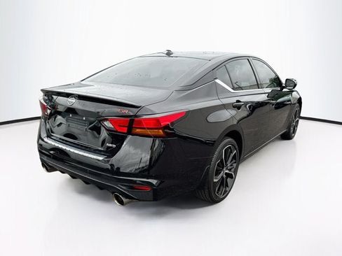 Used 2023 Nissan Altima 2.5 SR w/ SR Premium Package AWD/4WD image 5