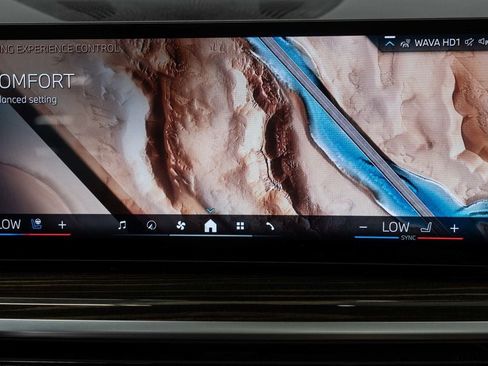 Used 2025 BMW X7 xDrive40i w/ Premium Package AWD/4WD image 29