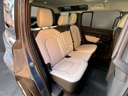 Used 2025 Land Rover Defender 110 S image 25