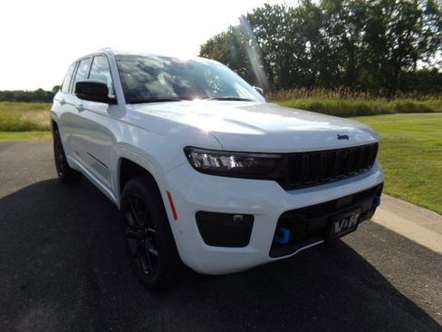 Used 2024 Jeep Grand Cherokee Limited 4xe image 1
