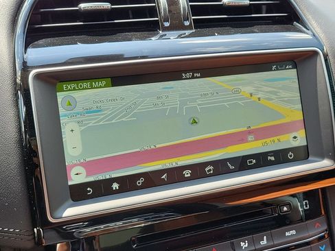 Used 2018 Jaguar F-PACE Portfolio AWD/4WD image 29