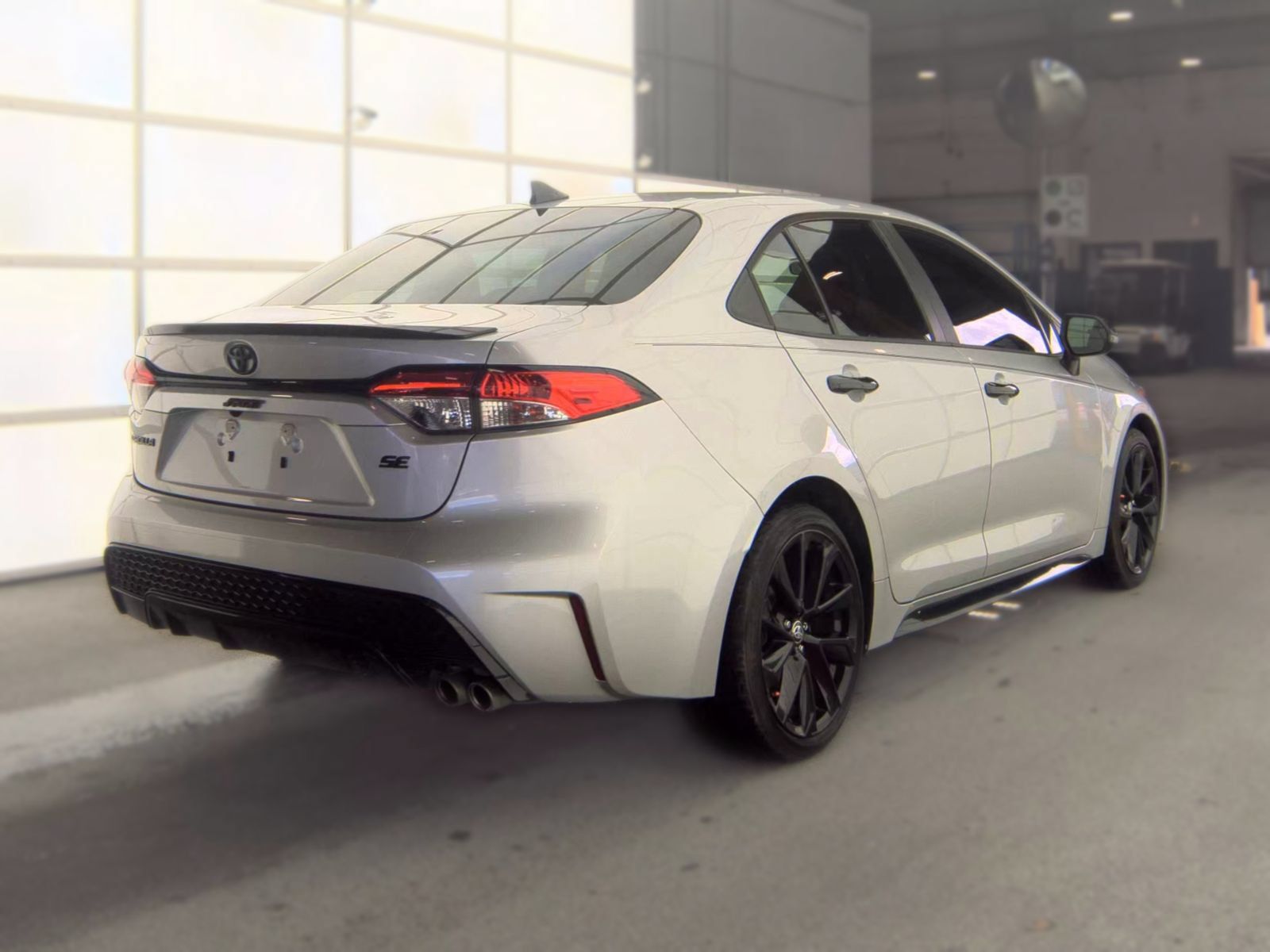 Used 2020 Toyota Corolla SE FWD image 3