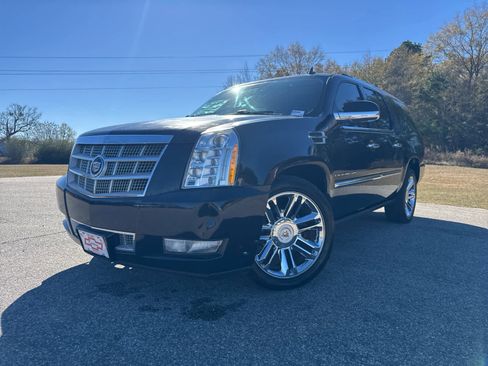 Used 2014 Cadillac Escalade ESV Platinum image 2