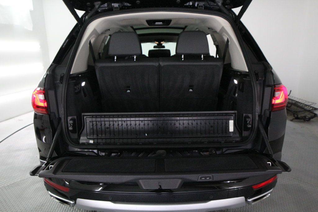 Used 2020 BMW X7 xDrive40i w/ Cold Weather Package AWD/4WD image 39