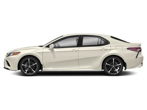 Used 2018 Toyota Camry XSE w/ Driver Assist Package FWD image 3