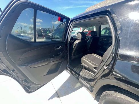 Used 2020 Chevrolet Traverse LT FWD image 21