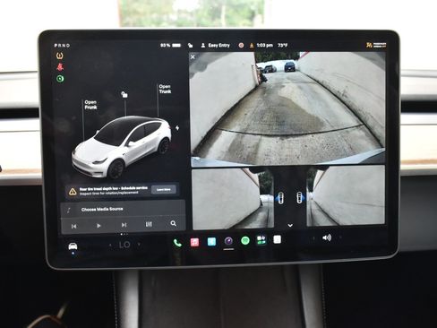 Used 2021 Tesla Model Y 2WD image 25