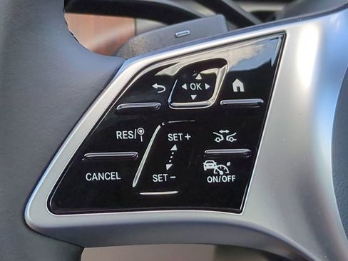 Used 2025 Mercedes-Benz C 300 Sedan image 25