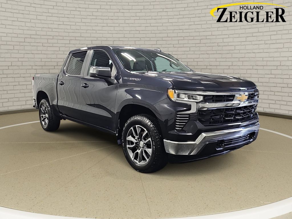 Used 2023 Chevrolet Silverado 1500 LT AWD/4WD image 3