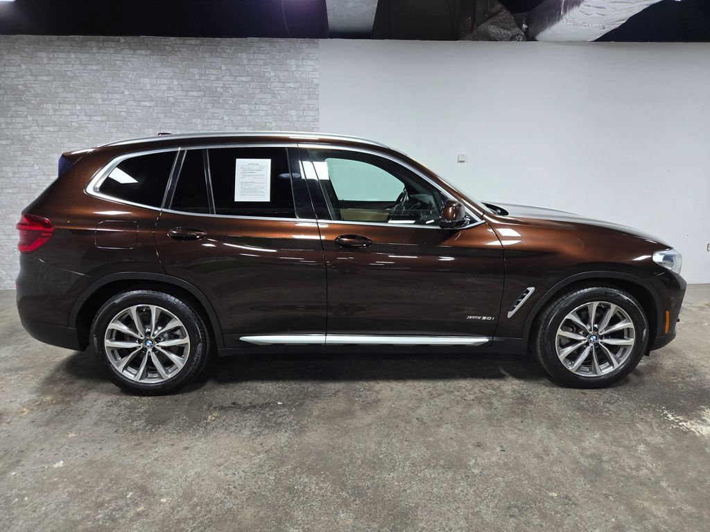 Used 2018 BMW X3 xDrive30i AWD/4WD image 3
