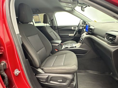 Used 2022 Ford Explorer XLT AWD/4WD image 24