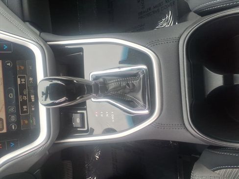 Used 2020 Subaru Outback Premium image 29