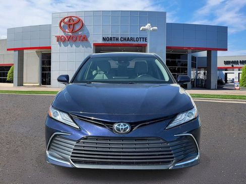 Used 2022 Toyota Camry XLE FWD image 2