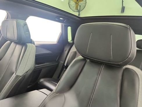 Used 2024 Cadillac Lyriq Tech image 33