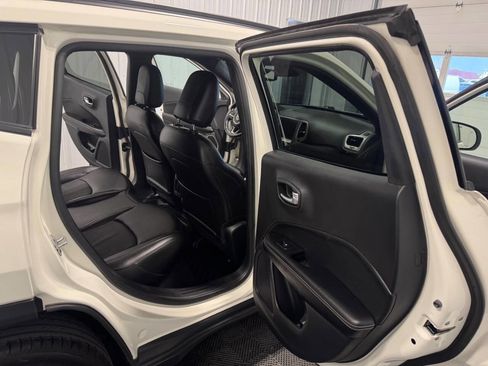 Used 2021 Jeep Compass Latitude w/ Driver Assistance Group AWD/4WD image 24
