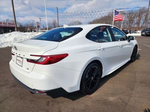 Used 2025 Toyota Camry SE image 7