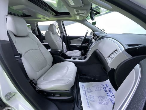 Used 2011 Chevrolet Traverse LTZ image 32