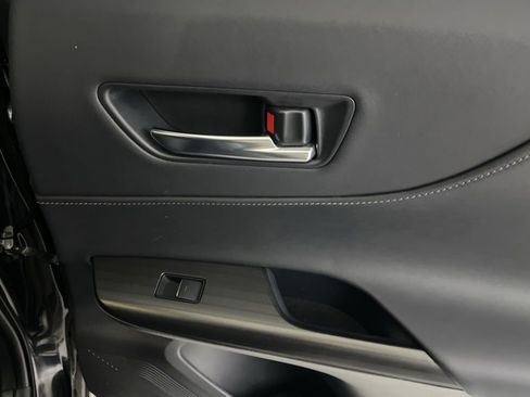 Used 2022 Toyota Venza Limited image 55