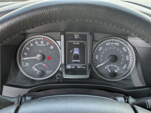 Used 2023 Toyota Tacoma TRD Off-Road image 10