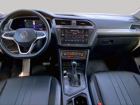 Used 2022 Volkswagen Tiguan SE FWD image 16