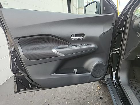 Used 2021 Nissan Kicks SV FWD image 23