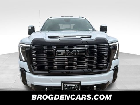 New 2026 GMC Sierra 3500 Denali Ultimate w/ LPO, Black Badging Package AWD/4WD image 8