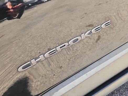 Used 2020 Jeep Cherokee Trailhawk image 31