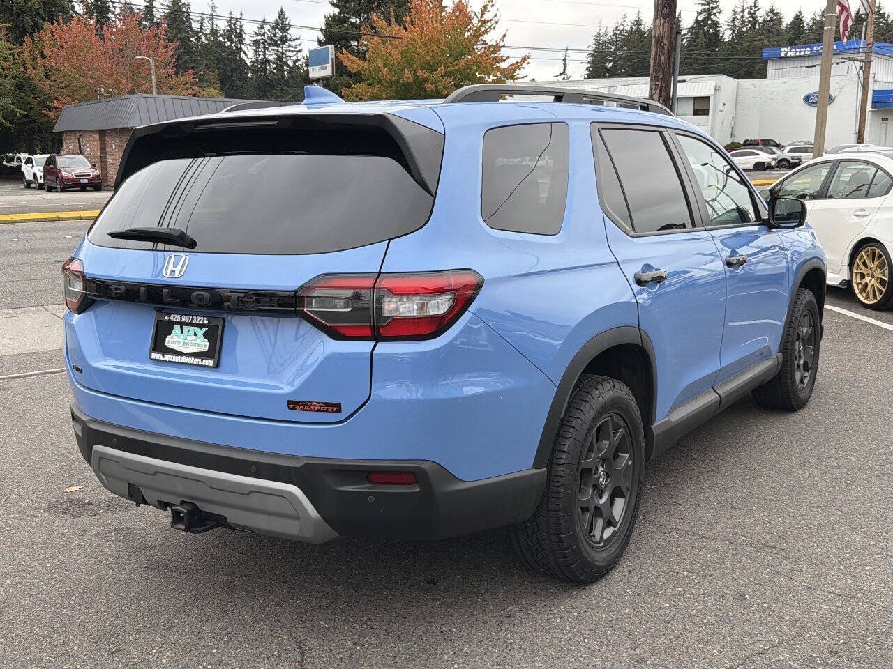 Used 2024 Honda Pilot TrailSport image 8