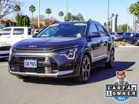 Certified 2023 Kia Niro SX Touring image 3