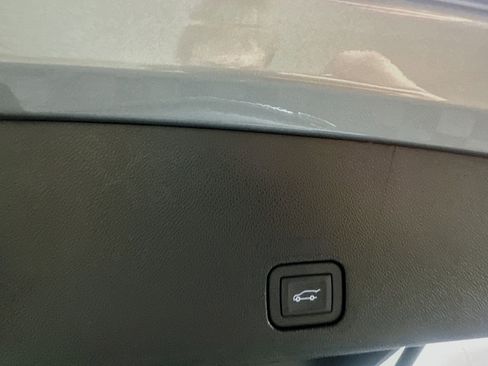 Used 2025 Cadillac XT6 Premium Luxury image 32