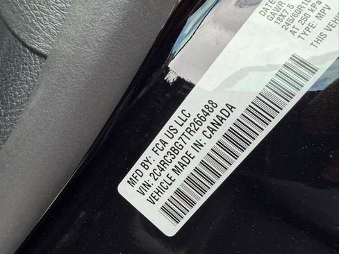 New 2026 Chrysler Pacifica Select AWD/4WD image 27