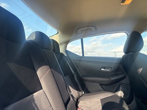 Certified 2025 Nissan Sentra SR image 30