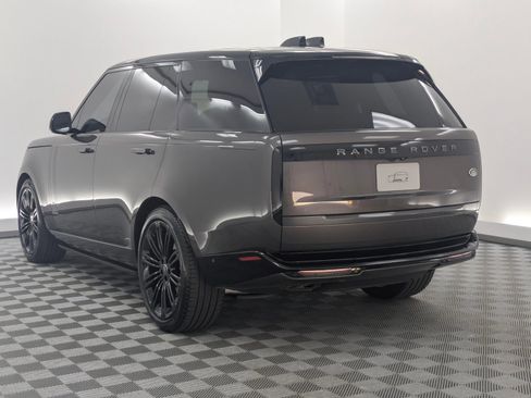 Used 2023 Land Rover Range Rover First Edition image 3
