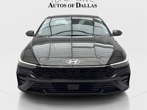 Used 2025 Hyundai Elantra Limited FWD image 3