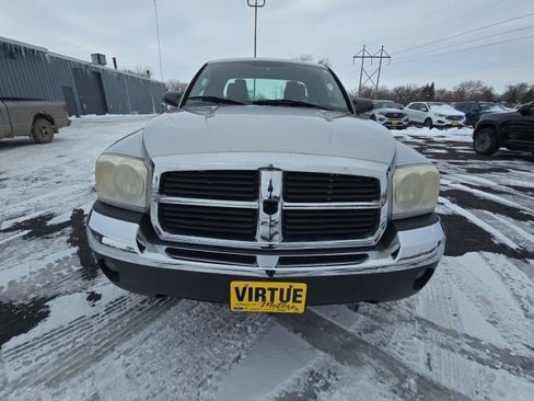 Used 2005 Dodge Dakota SLT w/ Interior Convenience Group image 2