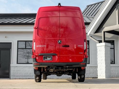 Used 2025 Mercedes-Benz Sprinter 2500 image 9