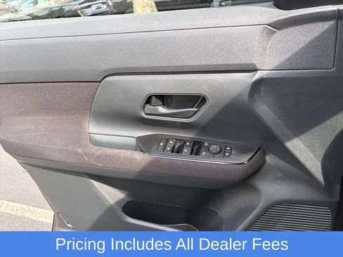 Certified 2025 Nissan Kicks S AWD/4WD image 25