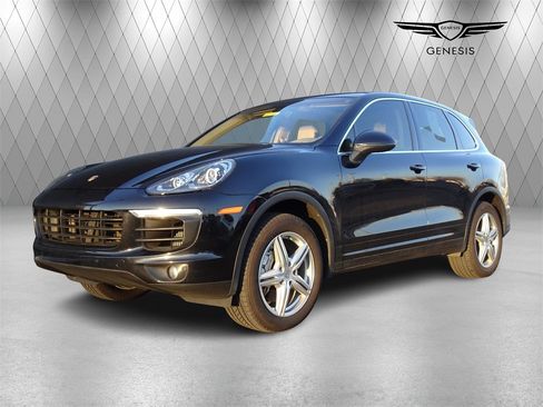 Used 2015 Porsche Cayenne S image 1