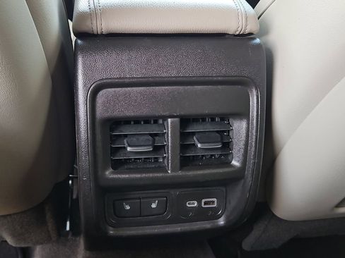 Used 2019 Cadillac XT4 Premium Luxury FWD image 22