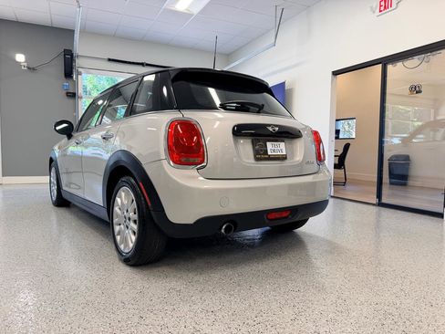 Used 2016 MINI Cooper 4-Door Hardtop FWD image 5