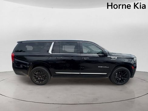 Used 2022 GMC Yukon XL Denali w/ Max Trailering Package AWD/4WD image 3