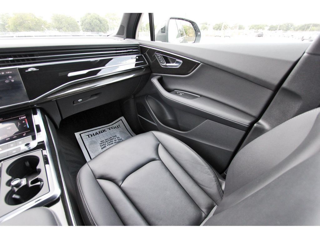 Used 2025 Audi Q7 3.0T Premium Plus AWD/4WD image 11