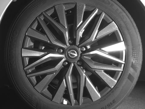 Used 2025 Nissan Altima 2.5 SV image 12